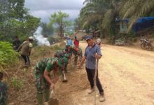 Kompaknya TNI Dengan Warga Lokasi TMMD Pangkalan Bun
