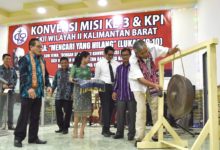 Bupati Sintang Buka Acara Konvensi GKII Wilayah II Di Desa Pelaik