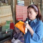 Sekda Sintang Kunjungi Betang Ensaid Panjang Dan Memotivasi Pengrajin Tenun Buat Kreasi Produk Lain