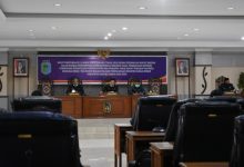 Florensius Ronny Pimpin Rapat Paripurna Terakhir Soal Raperda RDTR