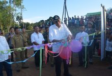 Bupati Sintang Resmikan Pelayanan Aliran Listrik PLN Desa Semajau Mekar, Ketungau Hilir