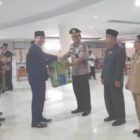 DPRD Sintang Serahkan 16 Unit Sprayer Untuk Cegah Penyebaran COVID-19