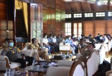 Bupati Sintang Pimpin Rakor Dengan Pihak Swasta Terkait Pencegahan Karhutla Dan Covid-19