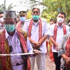 Wabup Sintang di Beri Gelar Petinggi Mangku Muda Jaga Negeri