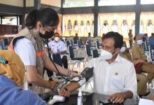 Terima Vaksin covid-19, Ini Pesan Asisten EKBANG Yustinus pada Masyarakat