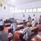 Santosa Tinjau Langsung Seleksi Cakades Di Kampus UNKA Sintang