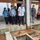 Kadis Perkim Dampingi Wabup Sintang Tinjau Drainase RSUD