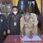 Bupati Sintang dan Ketua Pengadilan Negeri Teken MOU Soal Administrasi Kependudukan