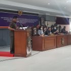 Alpius Soroti Ruas Jalan di Perbatasan yang Banyak Rusak