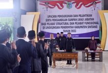 Pemkab Sintang Lantik 33 Pejabat Struktural dan Fungsional