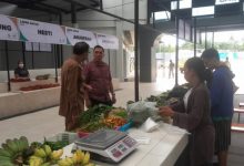 Dewan Sintang Respon Positif Pembukaan Kembali Pasar Tradisional Modern Kapuas Raya