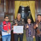PT. Pertamina Serahkan Minyak 1000L Cegah DBD