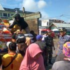 Disperindagkop Sintang Tinjau Pelaksanaan Operasi Pasar di Pasar Masuka