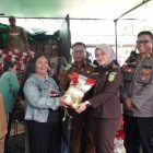 Pemkab Sintang Gelar Pangan Murah Jelang Iduladha,Warga Antusias