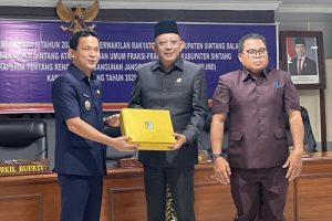 DPRD Sintang Paripurnakan Jawaban Bupati Terhadap Pandangan Umum Fraksi