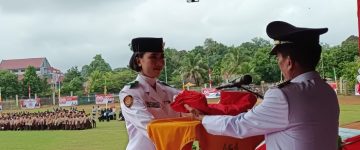 Pertama Kali, Bupati Sintang Tampak Tenang Saat Jadi Inspektur Upacara HUT RI Ke 80 di Stadion Baning Sintang