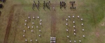 Paskibraka Sintang 2025 Sukses Kibarkan Bendera Merah Putih, Bentuk Formasi NKRI 80