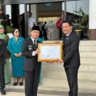 Pemkab Sintang Terima 5 Piagam Usai Upacara HUT Provinsi Kalbar di Pontianak, Diterima Wabup Sintang