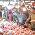 DKPP Sintang Pantau Stok Daging di Pasar Tradisional, Pastikan Pasokan Aman dan Berkualitas