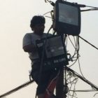 Terangi Malam, DLH dan Dishub Sintang Pasang Lampu Sorot di TPS Demi Kenyamanan Warga