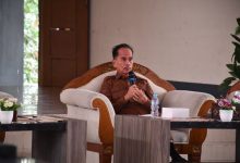 PIMPIN RAPAT EVALUASI APBD 2026, BUPATI SINTANG TARGETKAN REALISASI ANGGARAN 95%