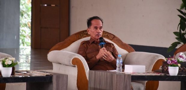 PIMPIN RAPAT EVALUASI APBD 2026, BUPATI SINTANG TARGETKAN REALISASI ANGGARAN 95%